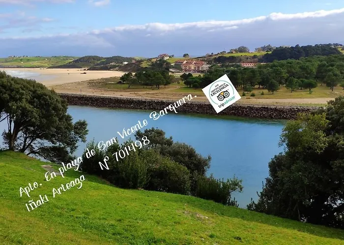 En Playa San Vicente De La Barquera